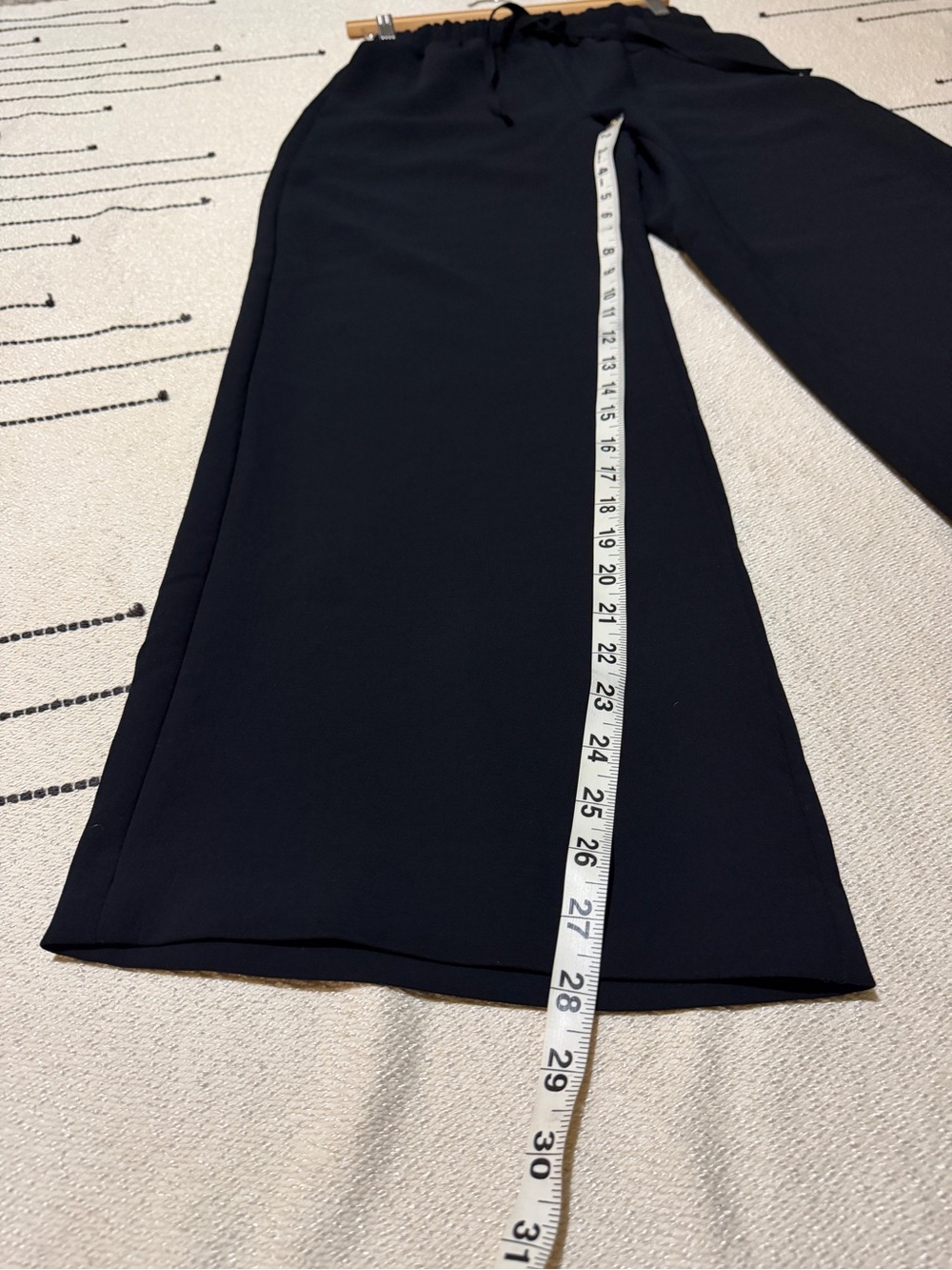 Aritzia The Lodge Pant Crepette (short inseam) - Picture 6 of 11